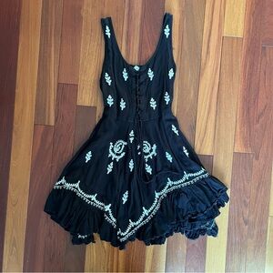 VINTAGE LACED MINI DRESS
